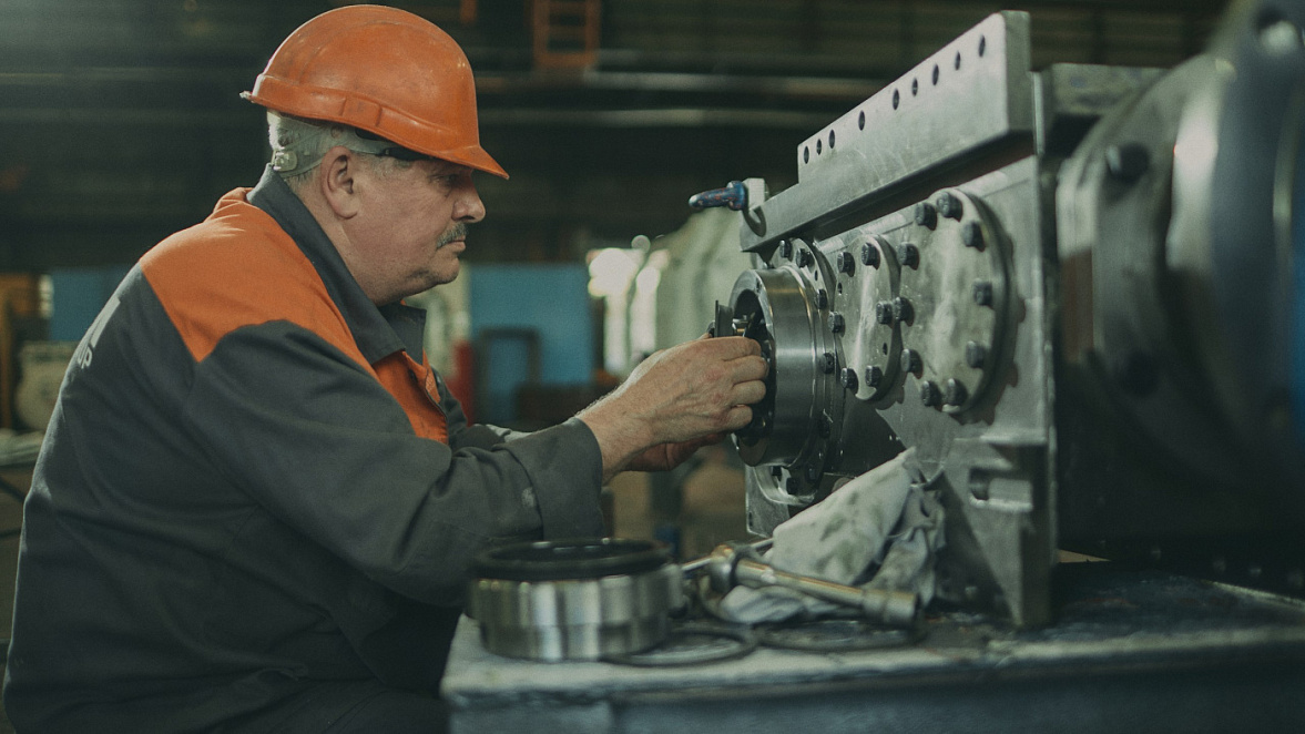 To support the needs of Ukrainian coal mining, Corum machine builders produced 8 roadheaders and shearers, as well as 542 thousand spare parts To support the needs of Ukrainian coal mining, Corum machine builders produced 8 roadheaders and shearers, as well as 542 thousand spare parts