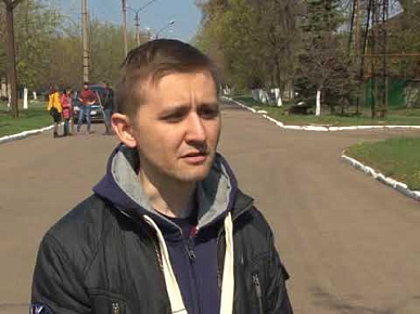Kanaі TV "Skif". Pracownicy Corum, sobotк - przeddzieс urodzin Druїkowskiego Zakіadu Budowy Maszyn, spкdzili na pracach spoіecznych.